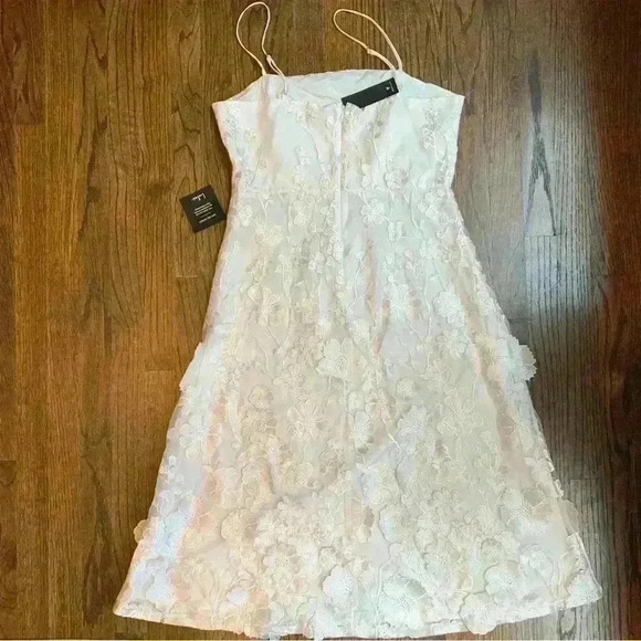 Lulus Glamour Garden White 3D Floral Embroidered Midi Dress Size XL - Picture 7 of 8